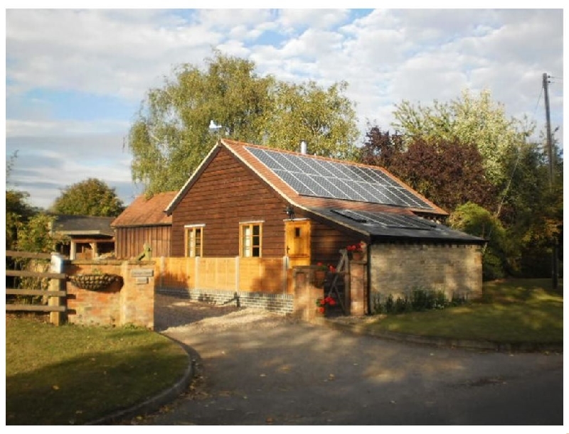 Warwickshire Cottage Holidays - Click here for more about Robbie's Barn