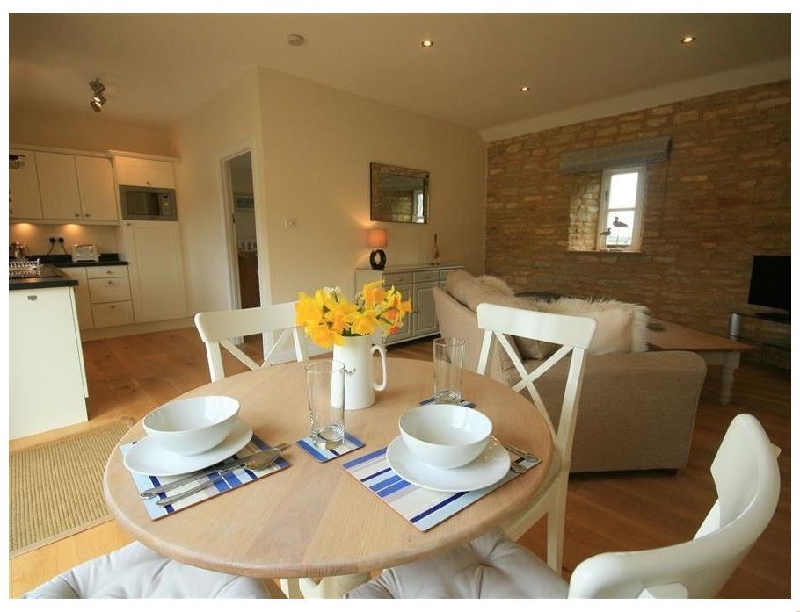 Oxfordshire Cottage Holidays - Click here for more about Saddlebacks Barn