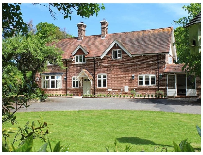 Hampshire Cottage Holidays - Click here for more about The Lodge at Bashley
