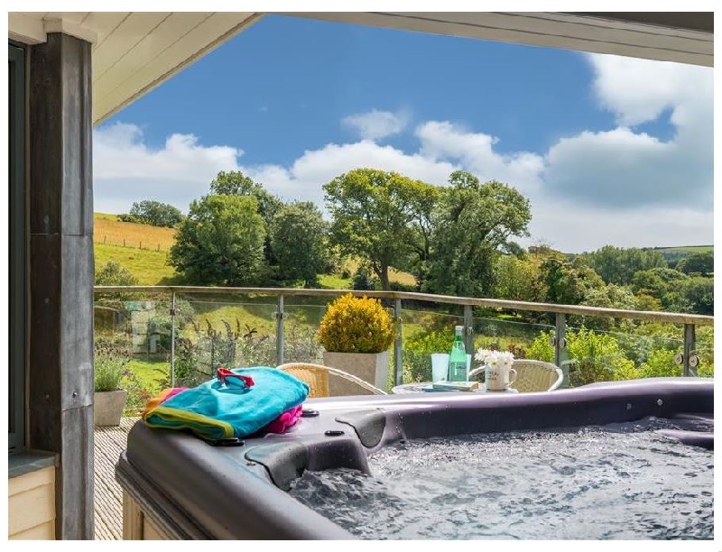 English Cottage Holidays - Vantage Point- Hillfield Village