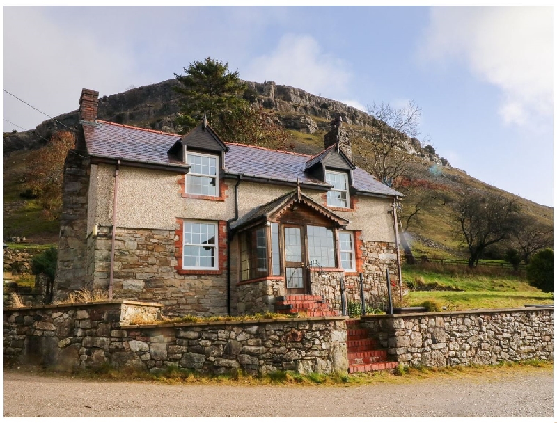 Click here for more about The Panorama Farmhouse