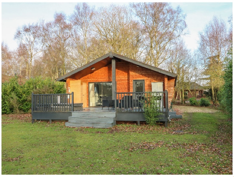 Lincolnshire Cottage Holidays - Click here for more about Sunset Lodge