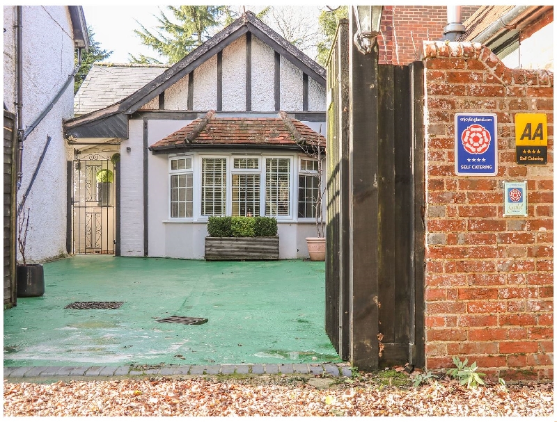 West Sussex Cottage Holidays - Click here for more about Woodend Annexe