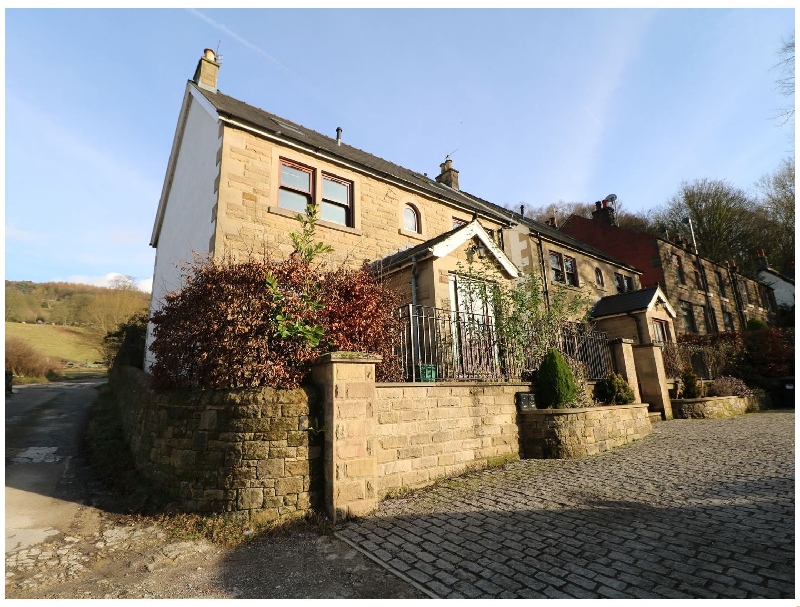 Derbyshire Cottage Holidays - Click here for more about Torestyn