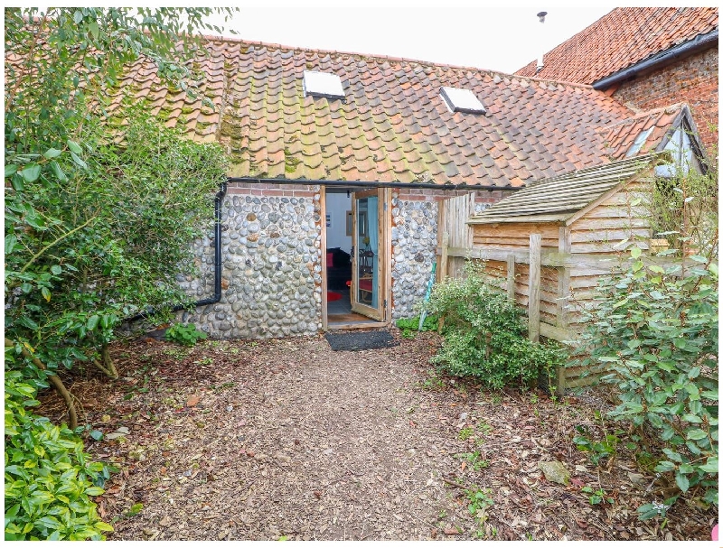 Norfolk Cottage Holidays - Click here for more about Barnacle Barn