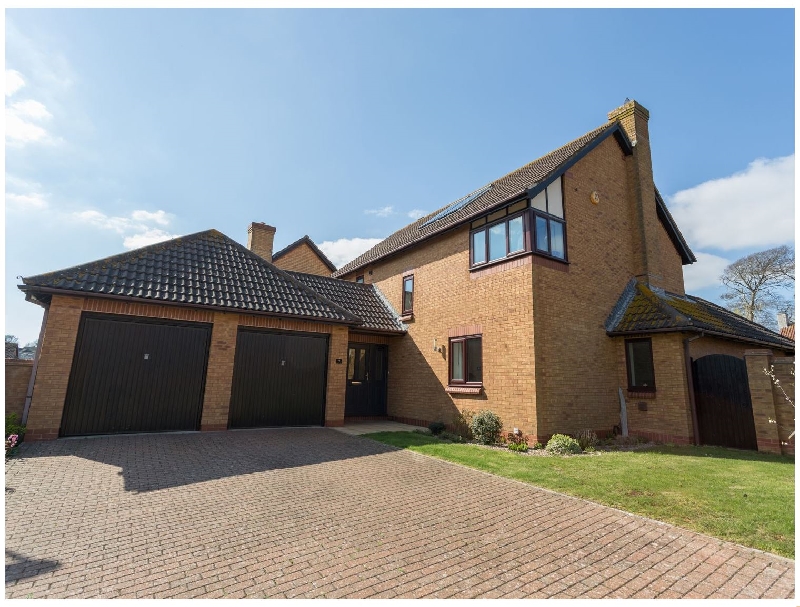 English Cottage Holidays - Connaught Gardens