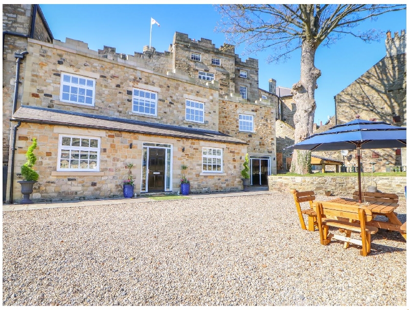 County Durham Cottage Holidays - Click here for more about Cosy Cave Stanhope Castle