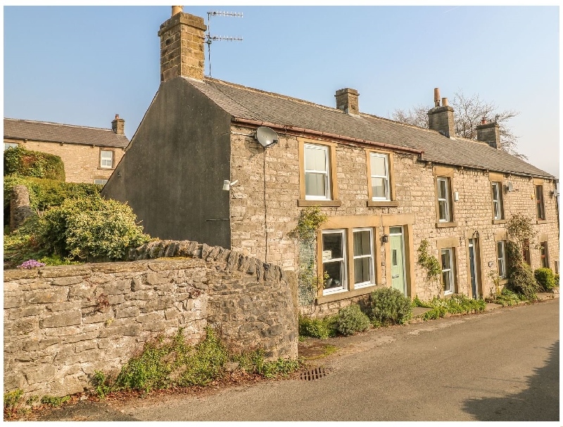 Derbyshire Cottage Holidays - Click here for more about Smalldale
