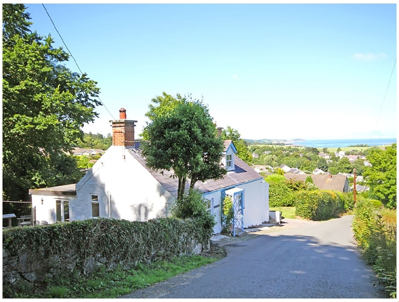 Click here for more about Rallt Goch Bach
