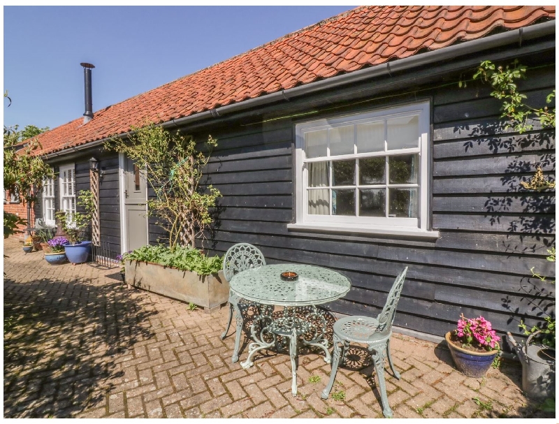 Suffolk Cottage Holidays - Click here for more about Courtyard Cottage- Poplar Farm Barn