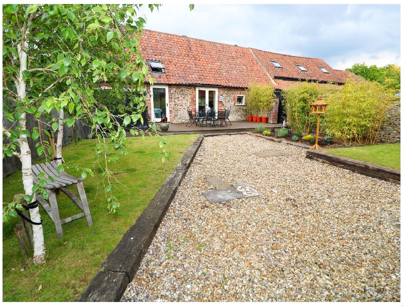 Norfolk Cottage Holidays - Click here for more about Far Barn