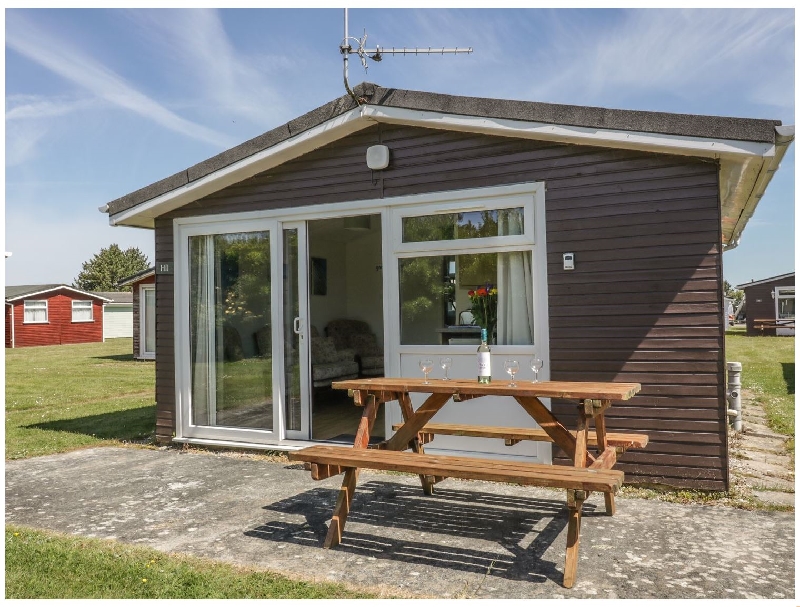 Cornwall Cottage Holidays - Click here for more about Chalet H11