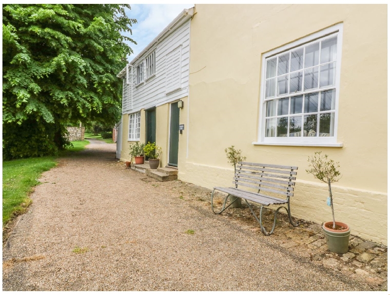 Suffolk Cottage Holidays - Click here for more about The Garden Flat at Holbecks House