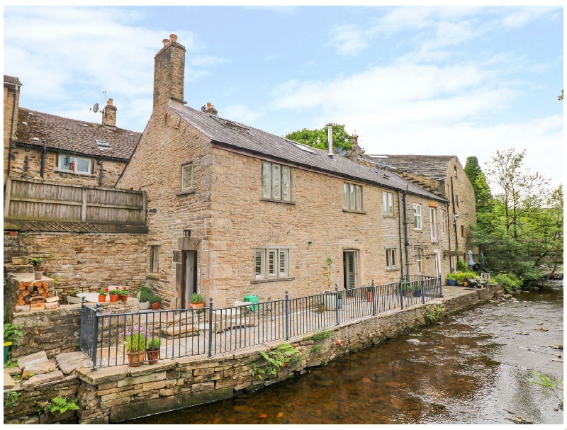 Derbyshire Cottage Holidays - Click here for more about River Cottage Hayfield
