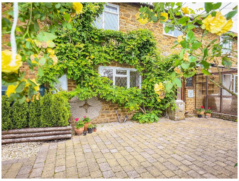 Oxfordshire Cottage Holidays - Click here for more about Stone Wheel Cottage