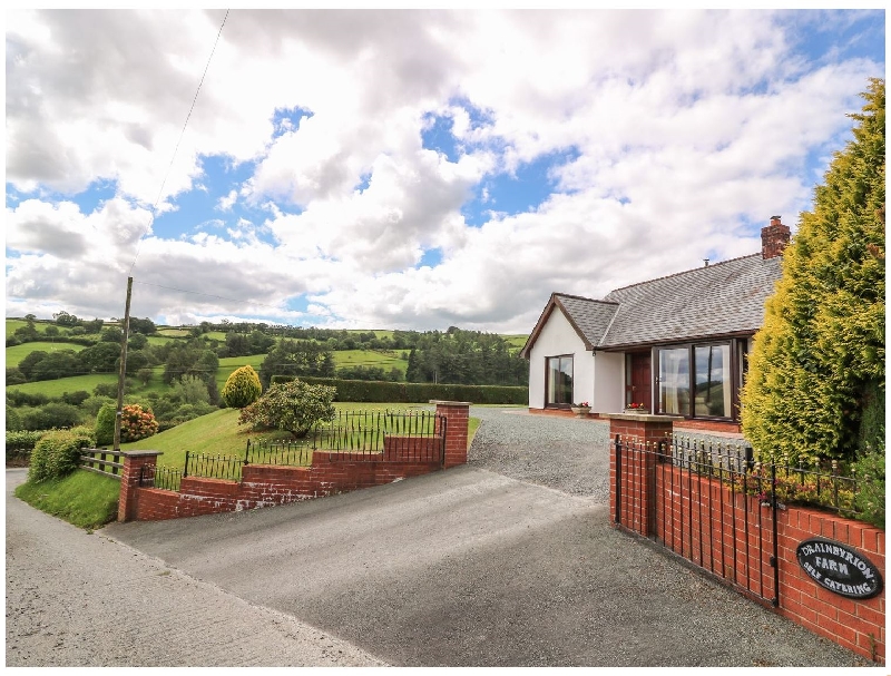 Powys Cottage Holidays - Click here for more about Drainbyrion Farm House