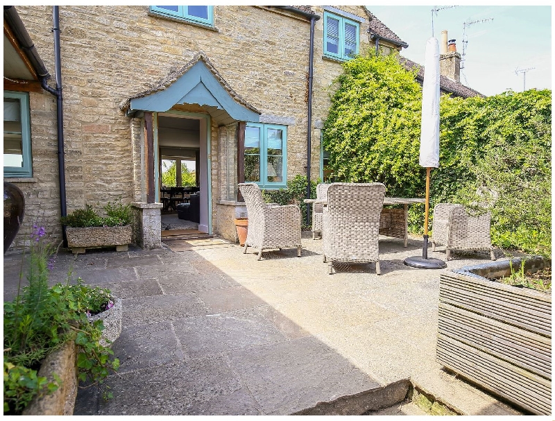 Oxfordshire Cottage Holidays - Click here for more about Fairview Cottage