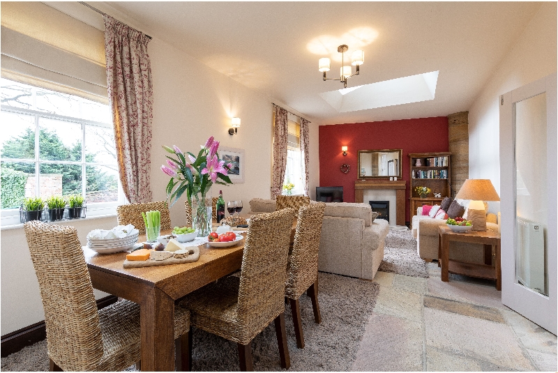 Short Break Holidays - Mews Cottage
