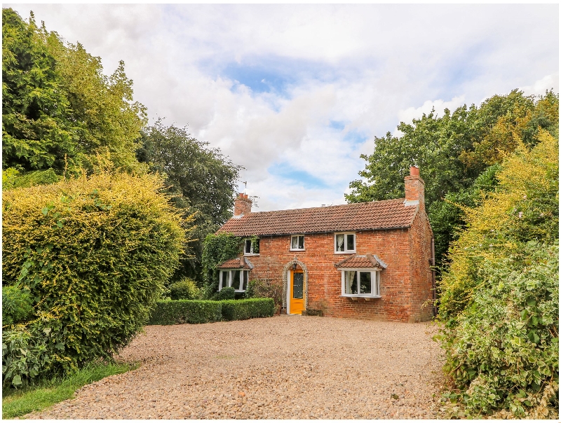 Lincolnshire Cottage Holidays - Click here for more about East Bank Cottage