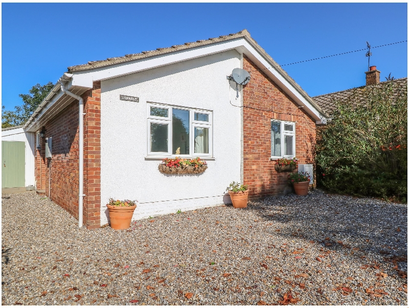 Norfolk Cottage Holidays - Click here for more about Lyndenhurst