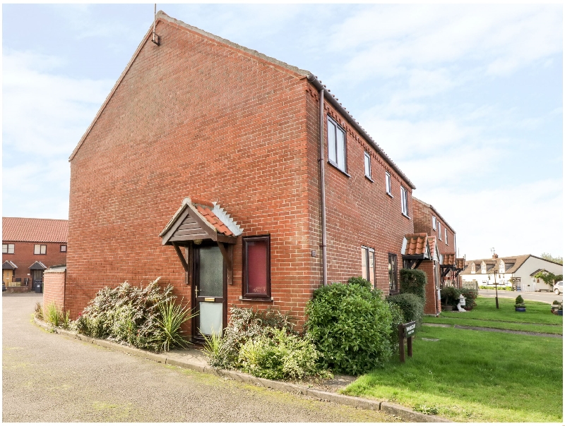 Norfolk Cottage Holidays - Click here for more about 2 Waxham Court