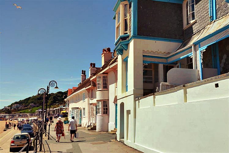 Dorset Cottage Holidays - Click here for more about 6 The Walk