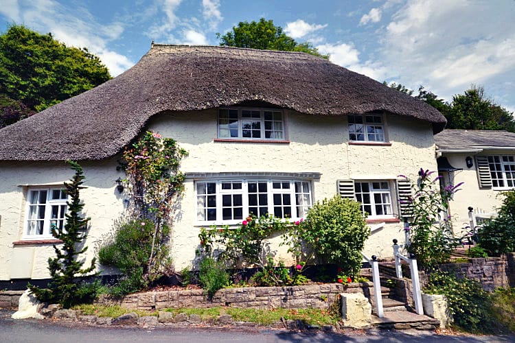 Devon Cottage Holidays - Click here for more about Pheasant Cottage