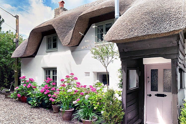 Hampshire Cottage Holidays - Click here for more about Argentor Cottage