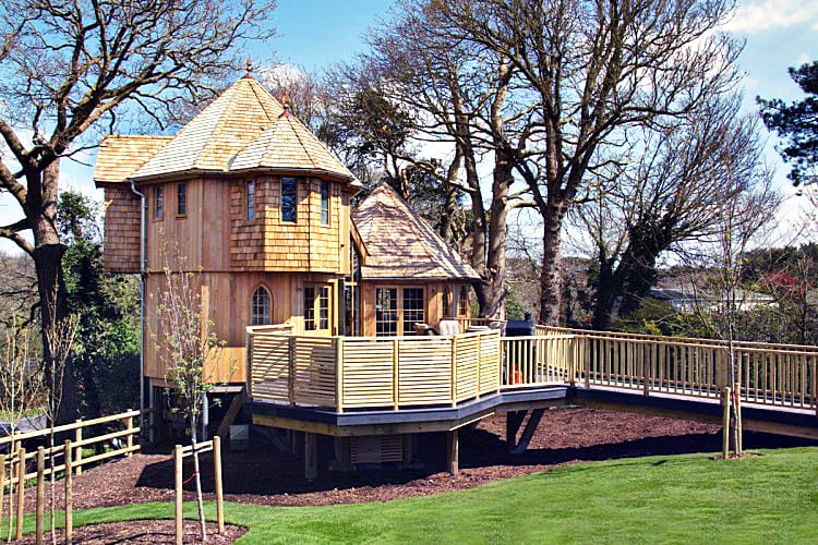 Hampshire Cottage Holidays - Click here for more about Coppertree House