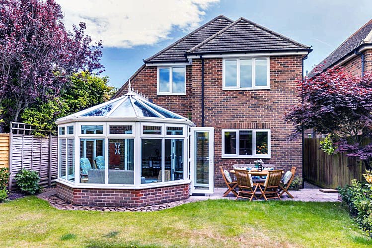 Hampshire Cottage Holidays - Click here for more about Lee Shore