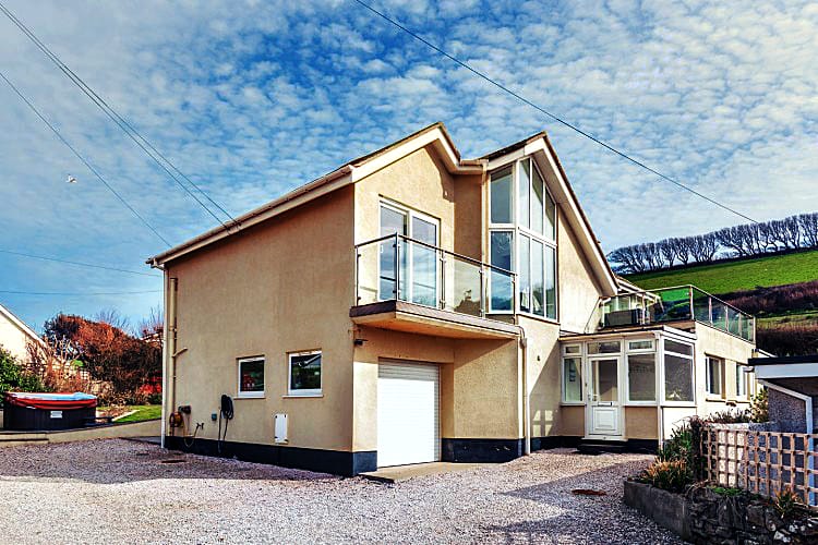 Short Break Holidays - Lodge House