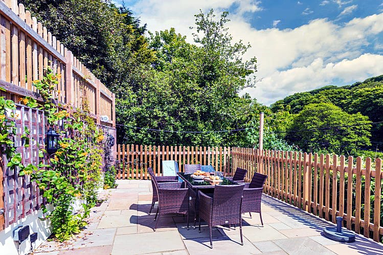 Devon Cottage Holidays - Click here for more about 1 Woodlands