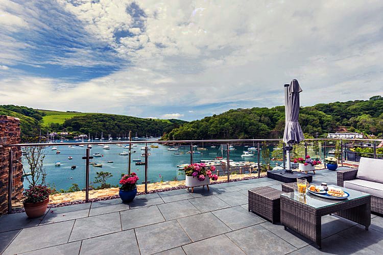 Short Break Holidays - Harbour Edge