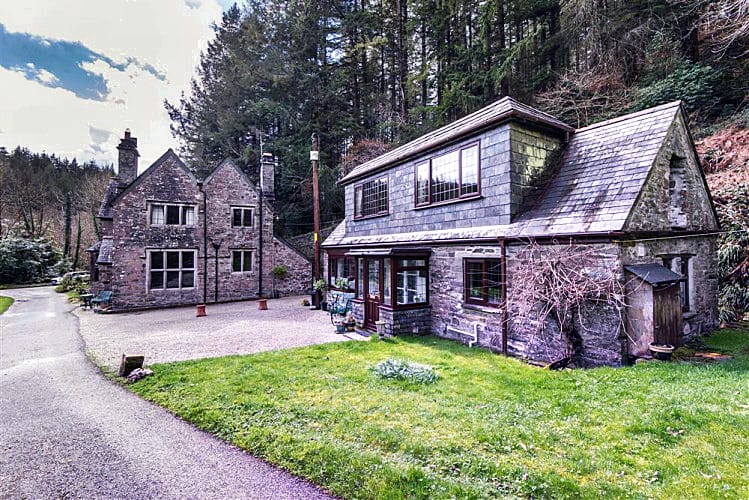 Cornwall Cottage Holidays - Click here for more about Treverbyn Vean Stable