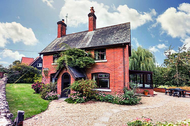 Hampshire Cottage Holidays - Click here for more about Acres Down Farm Cottage