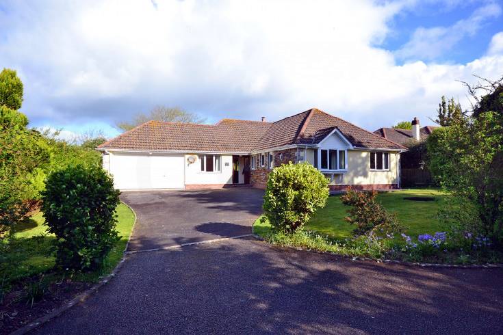 Cornwall Cottage Holidays - Click here for more about Trevallion