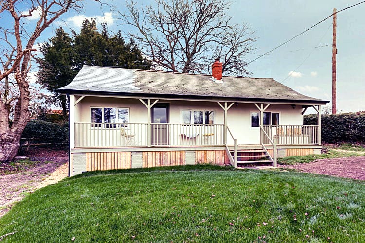 Hampshire Cottage Holidays - Click here for more about Forest Side