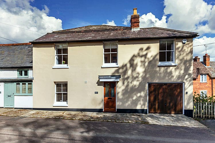 Hampshire Cottage Holidays - Click here for more about The Old Post Office