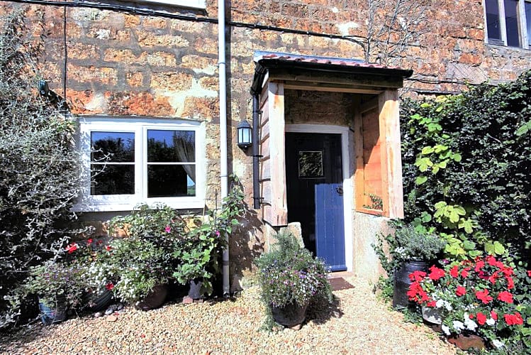 Dorset Cottage Holidays - Click here for more about Little Perhay