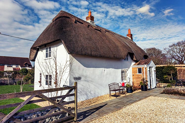 Hampshire Cottage Holidays - Click here for more about Kingscliffe Cottage