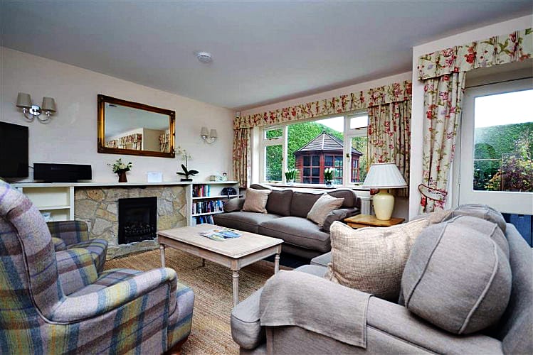 Hampshire Cottage Holidays - Click here for more about Pittefaux Cottage